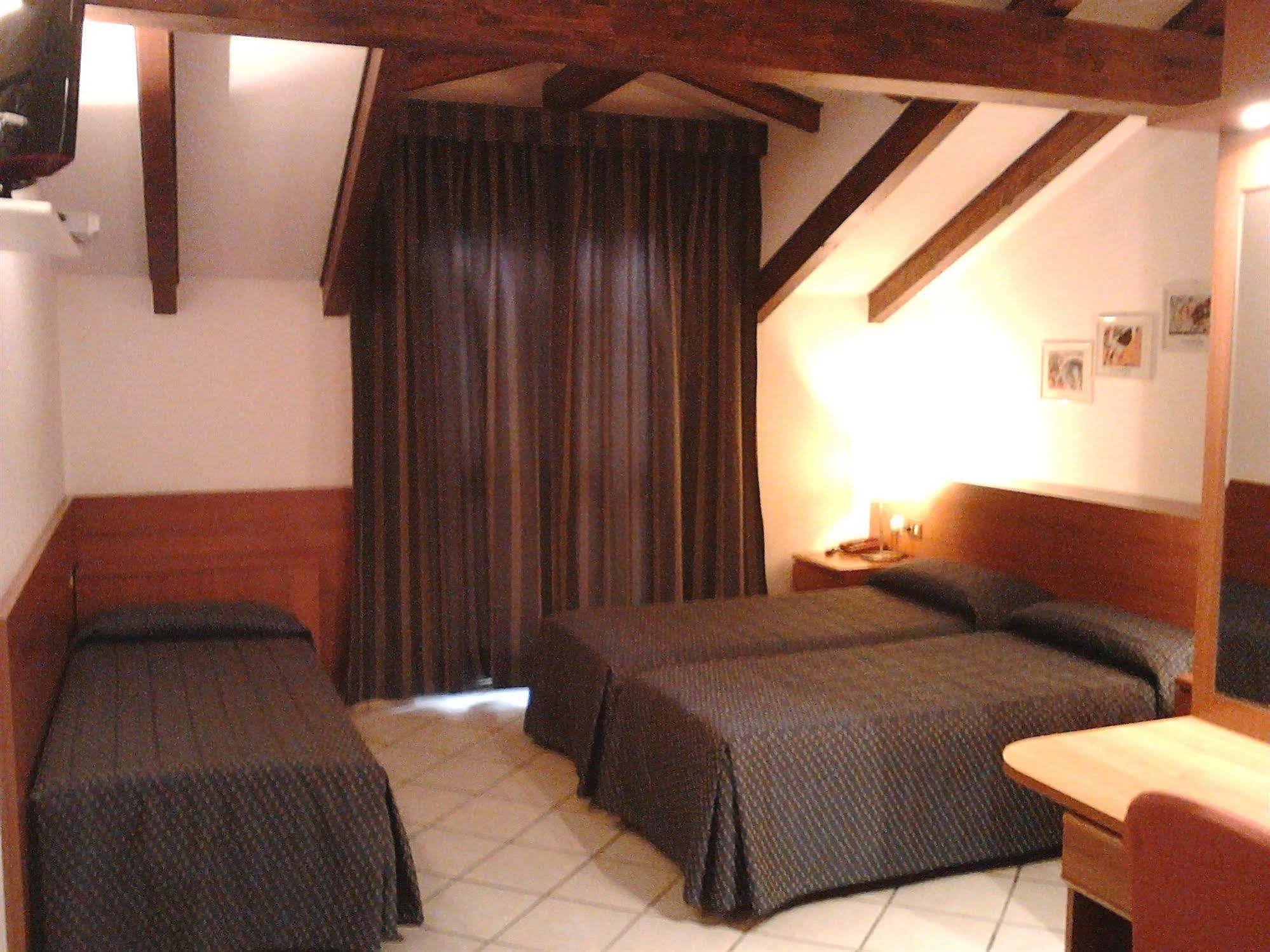 ססטו סן ג'ובני Bert Hotel מראה חיצוני תמונה